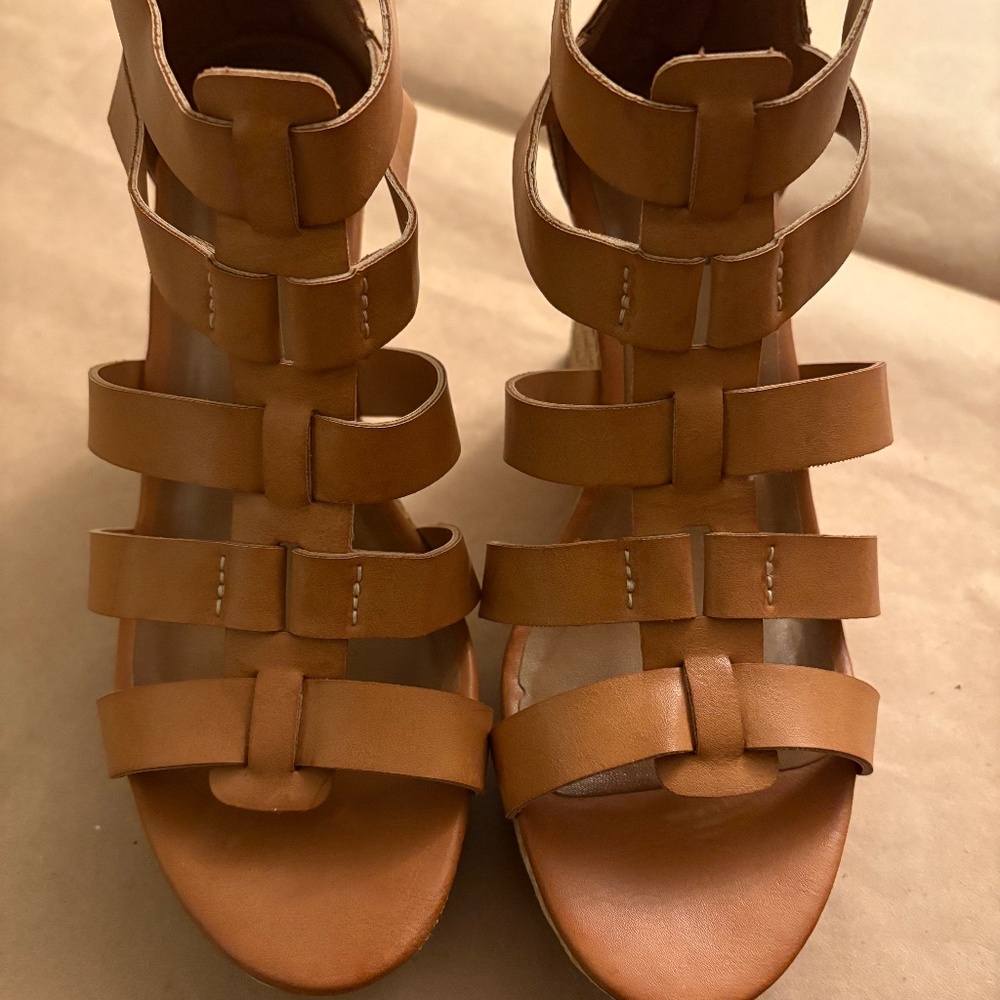 Strappy wedge